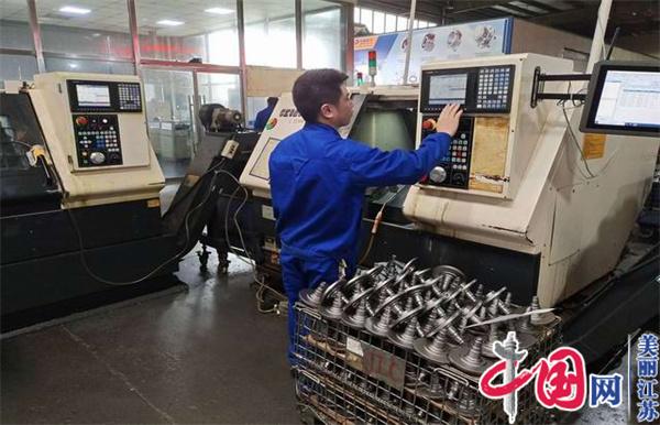 点击图片翻到下一页>> 永利集团88304正式启动“南京机电-冠盛汽配教师企业实践流动站”进站计划